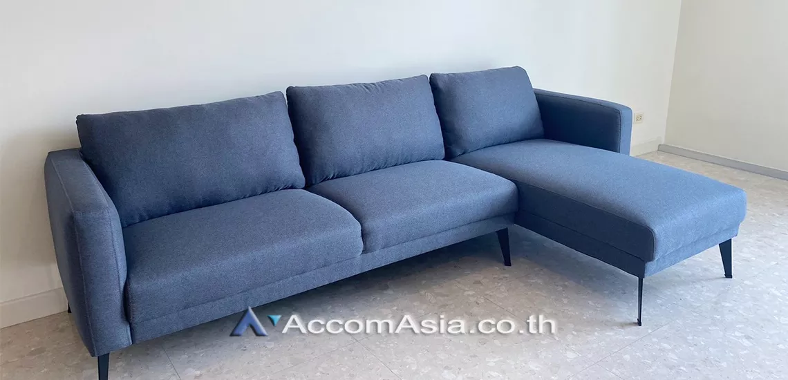  3 Bedrooms  Condominium For Rent in Sukhumvit, Bangkok  near BTS Ekkamai (AA31781)