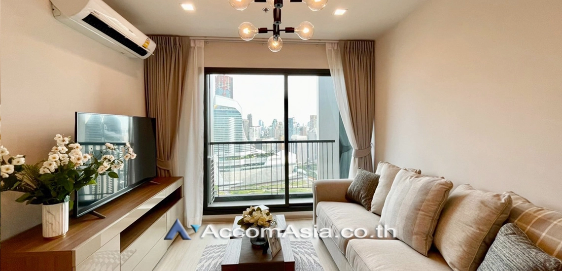  2 Bedrooms  Condominium For Rent in Ploenchit, Bangkok  near BTS Ploenchit (AA31784)