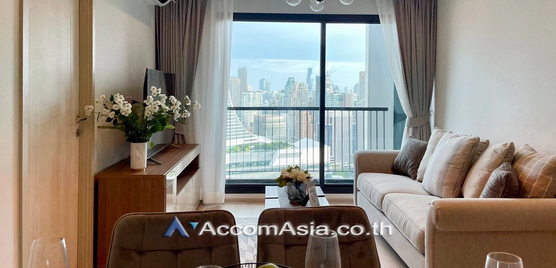  2 Bedrooms  Condominium For Rent in Ploenchit, Bangkok  near BTS Ploenchit (AA31784)