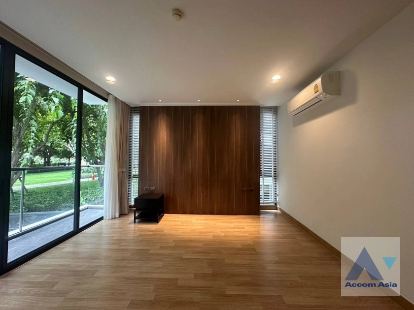 Pet friendly |  3 Bedrooms  Condominium For Rent in Sukhumvit, Bangkok  near BTS On Nut (AA31798)