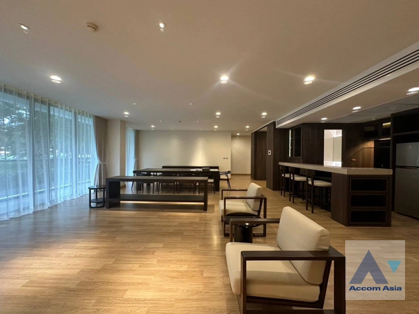 Pet friendly |  3 Bedrooms  Condominium For Rent in Sukhumvit, Bangkok  near BTS On Nut (AA31798)