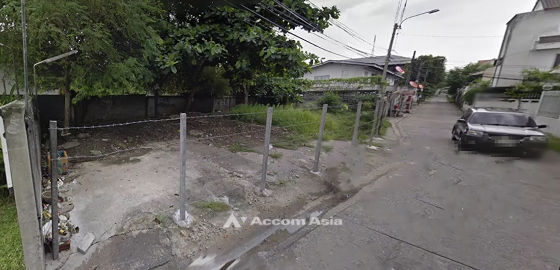  2  Land For Sale in Phaholyothin ,Bangkok BTS Ari AA31839