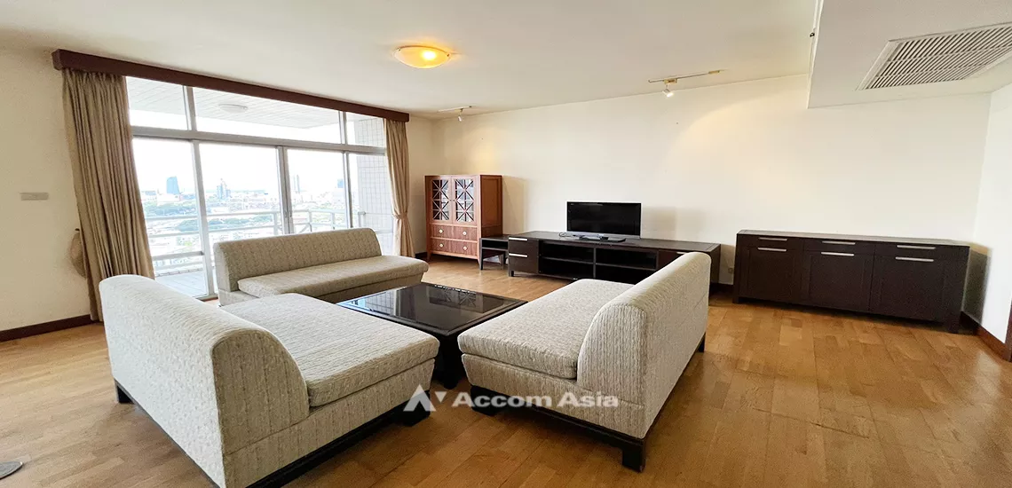 Pet friendly |  3 Bedrooms  Condominium For Sale in Ploenchit, Bangkok  near BTS Ploenchit (AA31854)