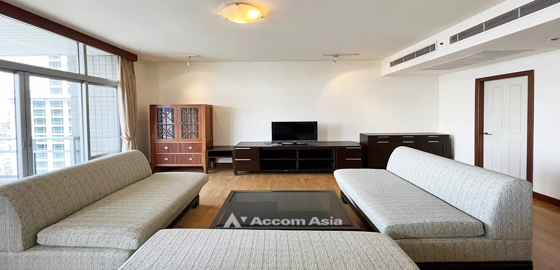 Pet friendly |  3 Bedrooms  Condominium For Sale in Ploenchit, Bangkok  near BTS Ploenchit (AA31854)