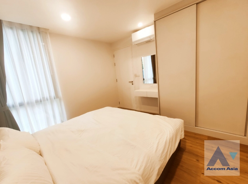  2 Bedrooms  Apartment For Rent in Sukhumvit, Bangkok  near BTS Thong Lo (AA31867)