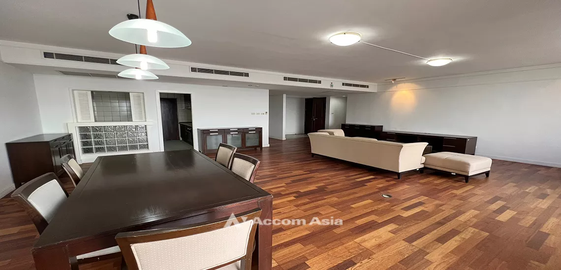 Pet friendly |  3 Bedrooms  Condominium For Sale in Ploenchit, Bangkok  near BTS Ploenchit (AA31907)