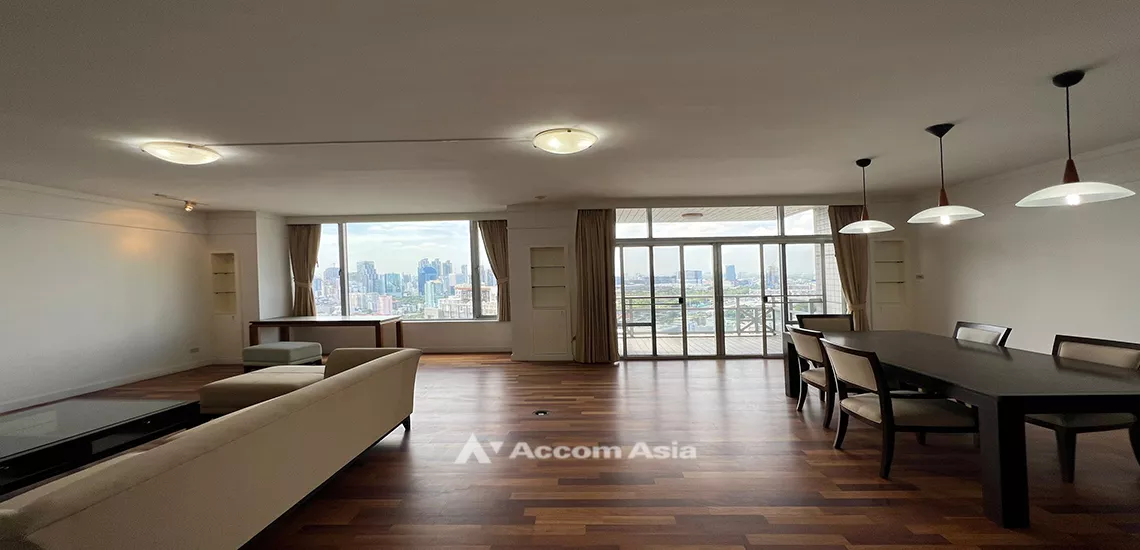 Pet friendly |  3 Bedrooms  Condominium For Sale in Ploenchit, Bangkok  near BTS Ploenchit (AA31907)