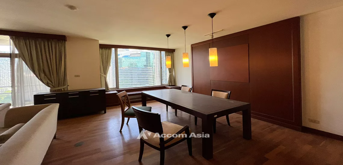 Pet friendly |  3 Bedrooms  Condominium For Sale in Ploenchit, Bangkok  near BTS Ploenchit (AA31909)