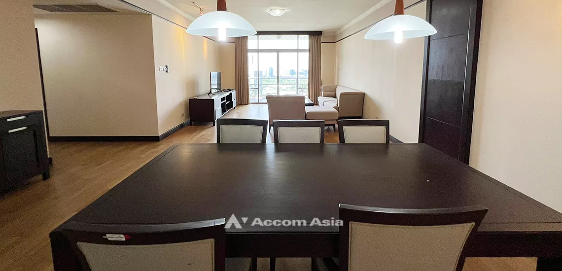 Pet friendly |  2 Bedrooms  Condominium For Sale in Ploenchit, Bangkok  near BTS Ploenchit (AA31931)