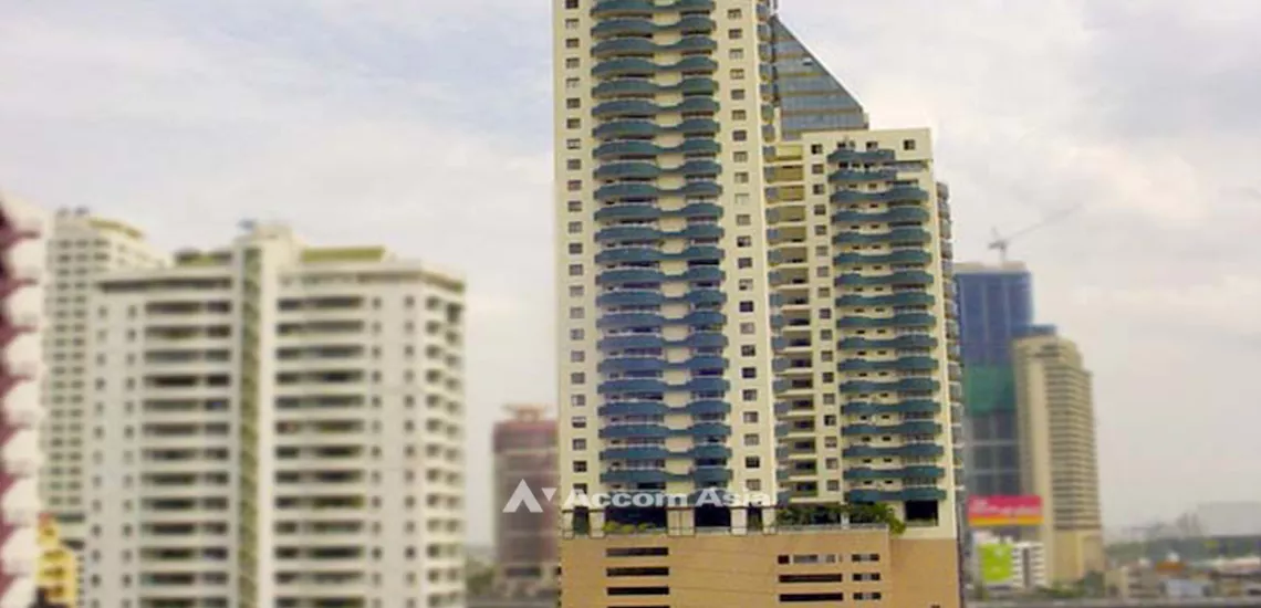 Pet friendly |  2 Bedrooms  Condominium For Rent in Sukhumvit, Bangkok  near BTS Asok - MRT Sukhumvit (AA32010)