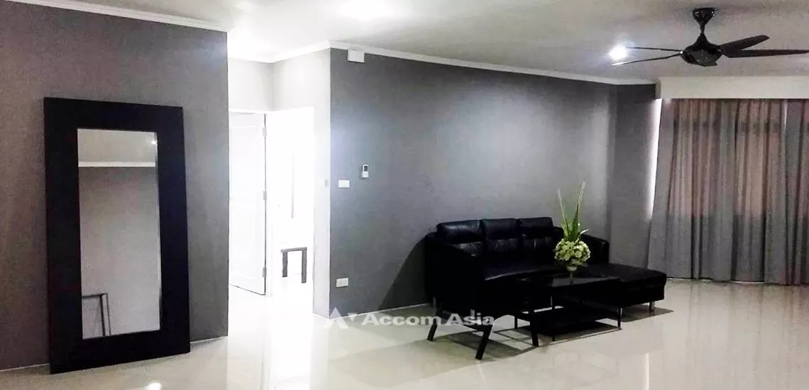  3 Bedrooms  Condominium For Rent in Sukhumvit, Bangkok  near BTS Thong Lo (AA32033)