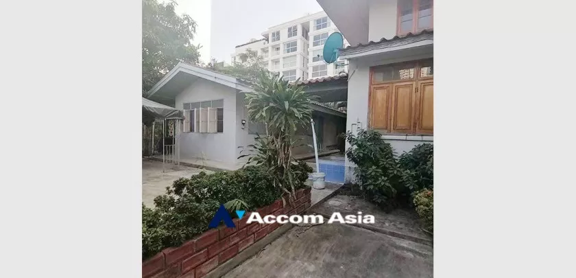 20  4 br House For Rent in Ploenchit ,Bangkok BTS Ratchadamri AA32055