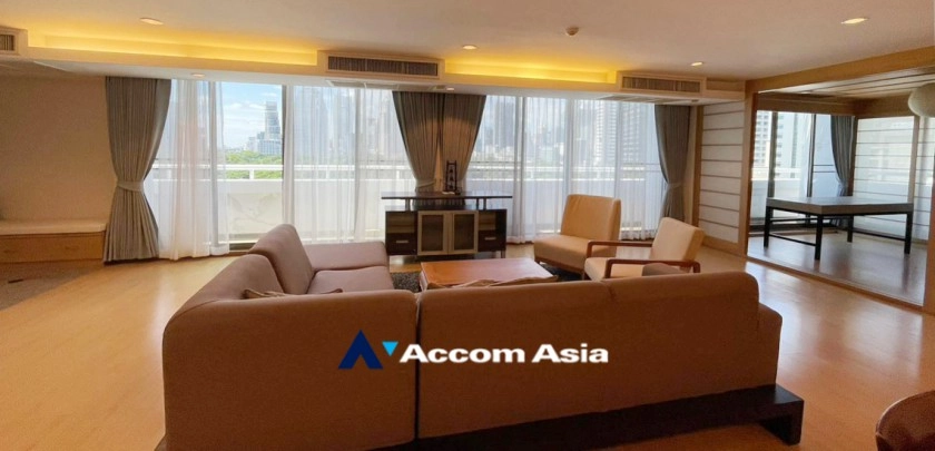  3 Bedrooms  Apartment For Rent in Ploenchit, Bangkok  near BTS Ratchadamri (AA32060)