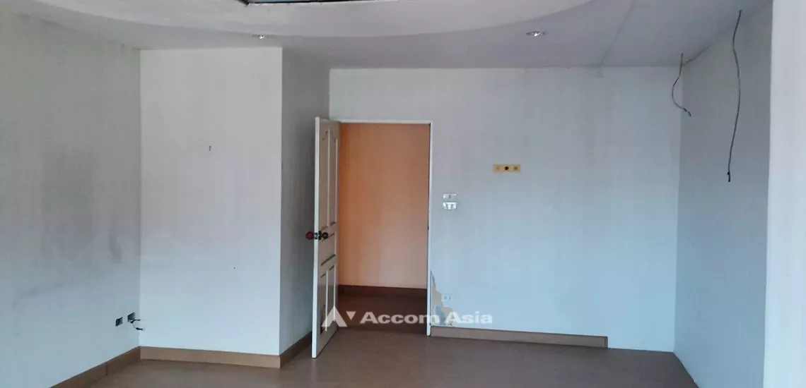  1  House For Rent in Ratchadaphisek ,Bangkok  AA32061