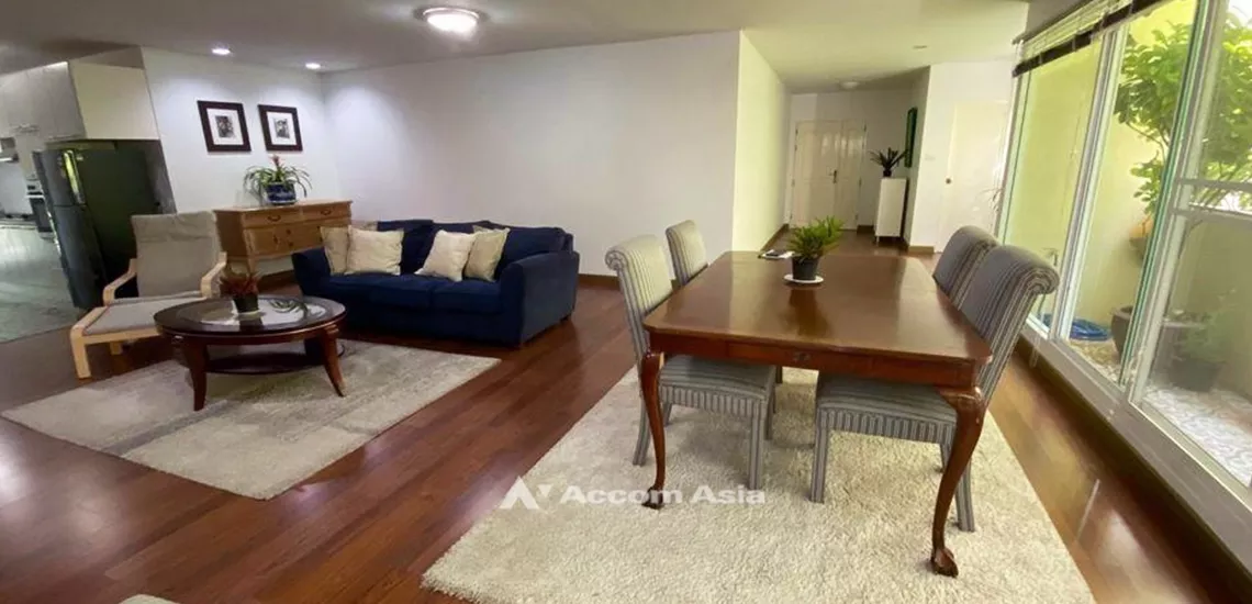  2 Bedrooms  Apartment For Rent in Sukhumvit, Bangkok  near BTS Phrom Phong (AA32078)