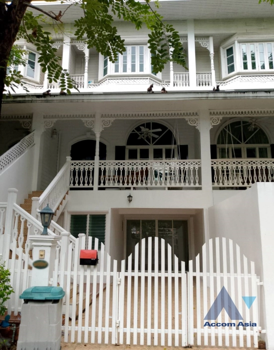 23  3 br Townhouse For Rent in Bangna ,Bangkok BTS Bearing at Fantasia Villa 2 AA32082