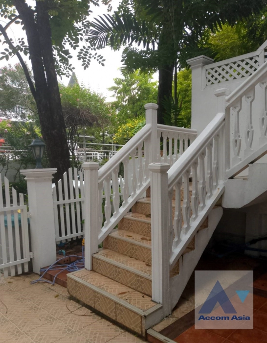 22  3 br Townhouse For Rent in Bangna ,Bangkok BTS Bearing at Fantasia Villa 2 AA32082