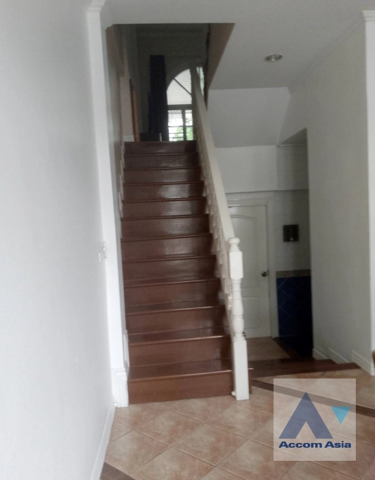 5  3 br Townhouse For Rent in Bangna ,Bangkok BTS Bearing at Fantasia Villa 2 AA32082