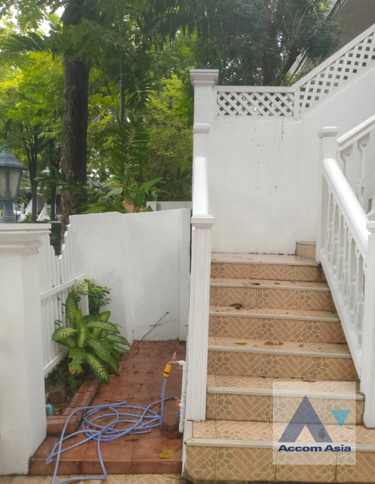 21  3 br Townhouse For Rent in Bangna ,Bangkok BTS Bearing at Fantasia Villa 2 AA32082