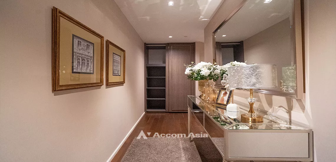  2 Bedrooms  Condominium For Rent in Sukhumvit, Bangkok  near BTS Phrom Phong (AA32106)