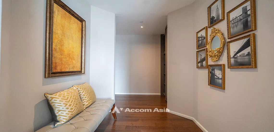  2 Bedrooms  Condominium For Rent in Sukhumvit, Bangkok  near BTS Phrom Phong (AA32106)