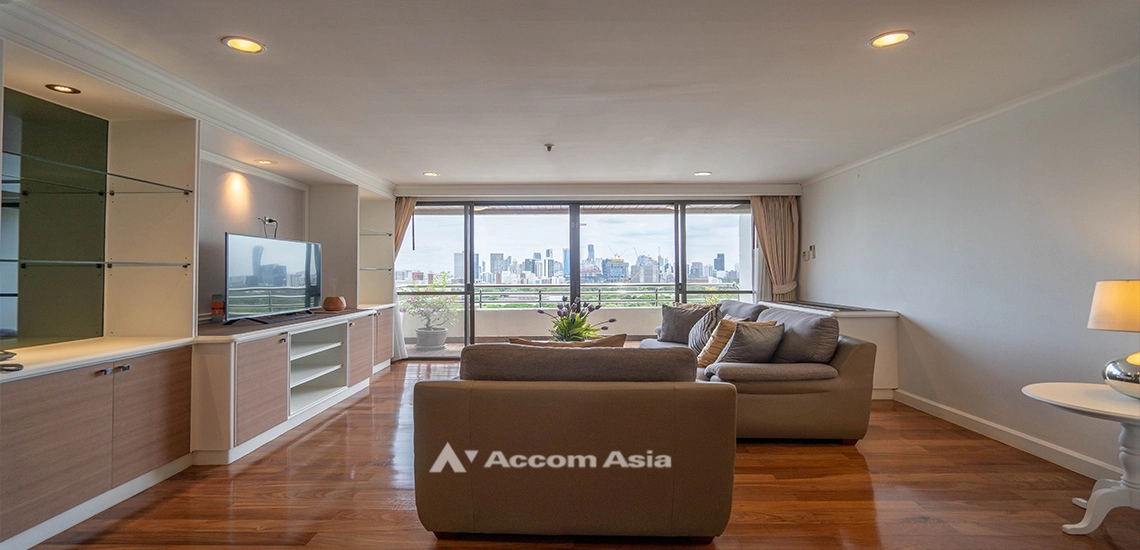  3 Bedrooms  Apartment For Rent in Sukhumvit, Bangkok  near BTS Asok - MRT Sukhumvit (AA32112)
