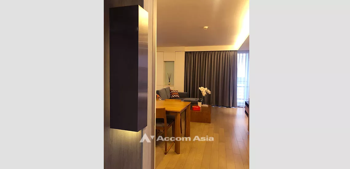  1 Bedroom  Condominium For Rent in Sukhumvit, Bangkok  near BTS Ekkamai (AA32115)