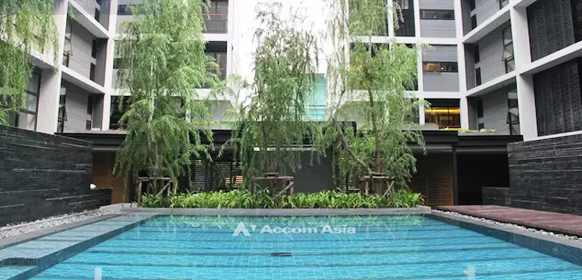  1 Bedroom  Condominium For Rent in Sukhumvit, Bangkok  near BTS Ekkamai (AA32115)