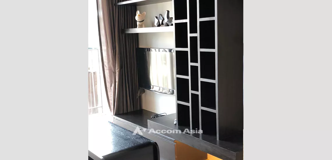  1 Bedroom  Condominium For Sale in Sukhumvit, Bangkok  near BTS Thong Lo (AA32131)