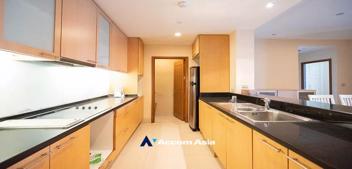  2 Bedrooms  Condominium For Rent in Sathorn, Bangkok  near BTS Chong Nonsi (AA32146)