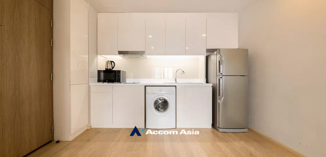  1 Bedroom  Condominium For Rent in Sukhumvit, Bangkok  near BTS Phrom Phong (AA32147)