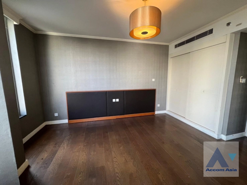 12  3 br Condominium For Sale in Ploenchit ,Bangkok BTS Ploenchit at All Seasons Mansion AA32149