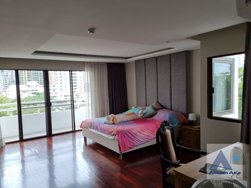 Pet friendly |  3 Bedrooms  Condominium For Rent in Sukhumvit, Bangkok  near BTS Phrom Phong (AA32156)