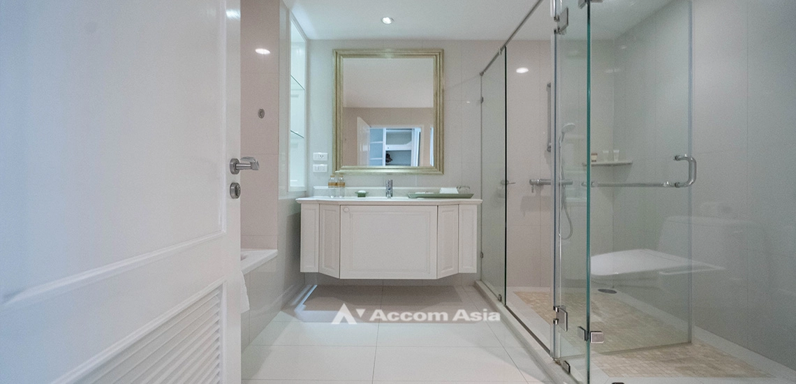 8  2 br Apartment For Rent in Ploenchit ,Bangkok BTS Ratchadamri at Thai Contemporary Place AA32159