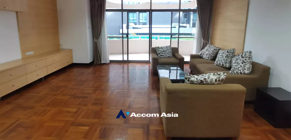 Pet friendly |  3 Bedrooms  Apartment For Rent in Sukhumvit, Bangkok  near BTS Nana (AA32164)