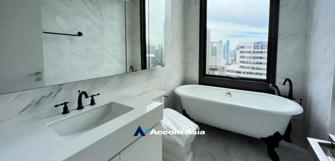 Pet friendly |  2 Bedrooms  Condominium For Rent in Ploenchit, Bangkok  near BTS Ploenchit (AA32169)