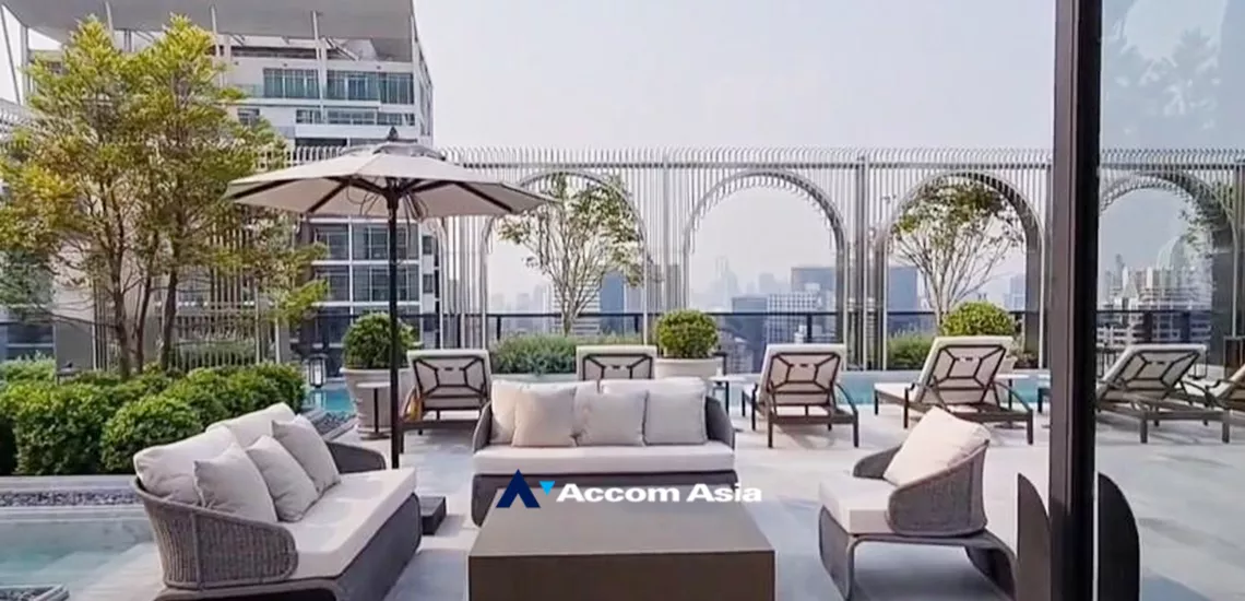  1 Bedroom  Condominium For Rent in Sathorn, Bangkok  near BTS Chong Nonsi (AA32172)