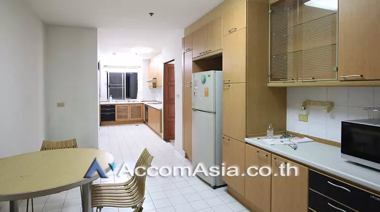  3 Bedrooms  Condominium For Rent in Sukhumvit, Bangkok  near BTS Phrom Phong (24636)