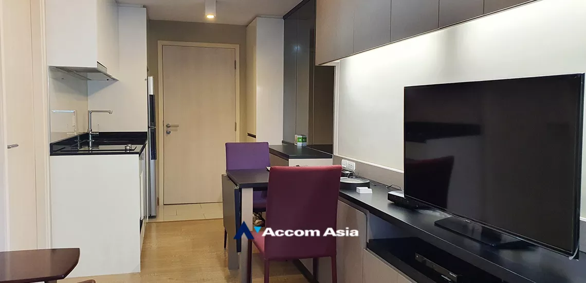  1 Bedroom  Condominium For Sale in Sukhumvit, Bangkok  near BTS Phrom Phong (AA32181)