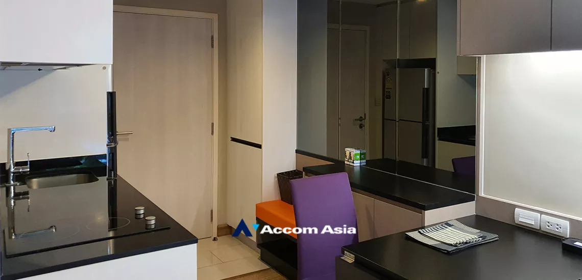  1 Bedroom  Condominium For Sale in Sukhumvit, Bangkok  near BTS Phrom Phong (AA32181)