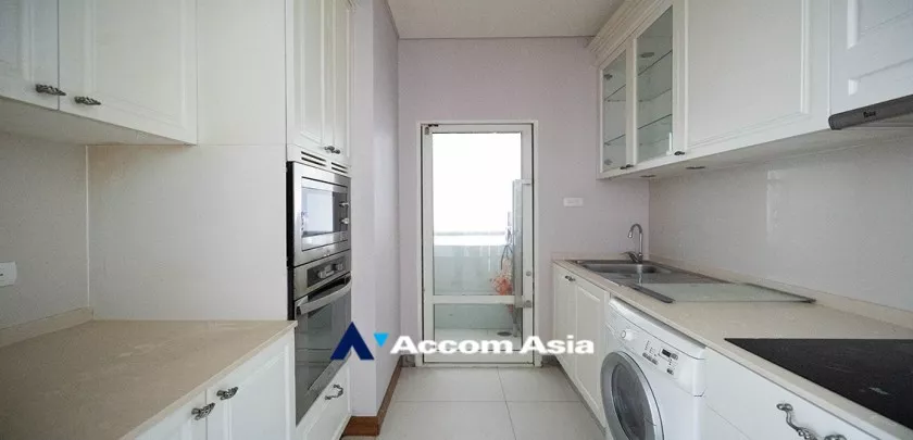  2 Bedrooms  Condominium For Rent in Sukhumvit, Bangkok  near BTS Thong Lo (AA32184)