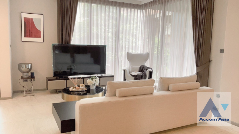  3 Bedrooms  Condominium For Rent & Sale in Sukhumvit, Bangkok  near BTS Asok - MRT Sukhumvit (AA32187)