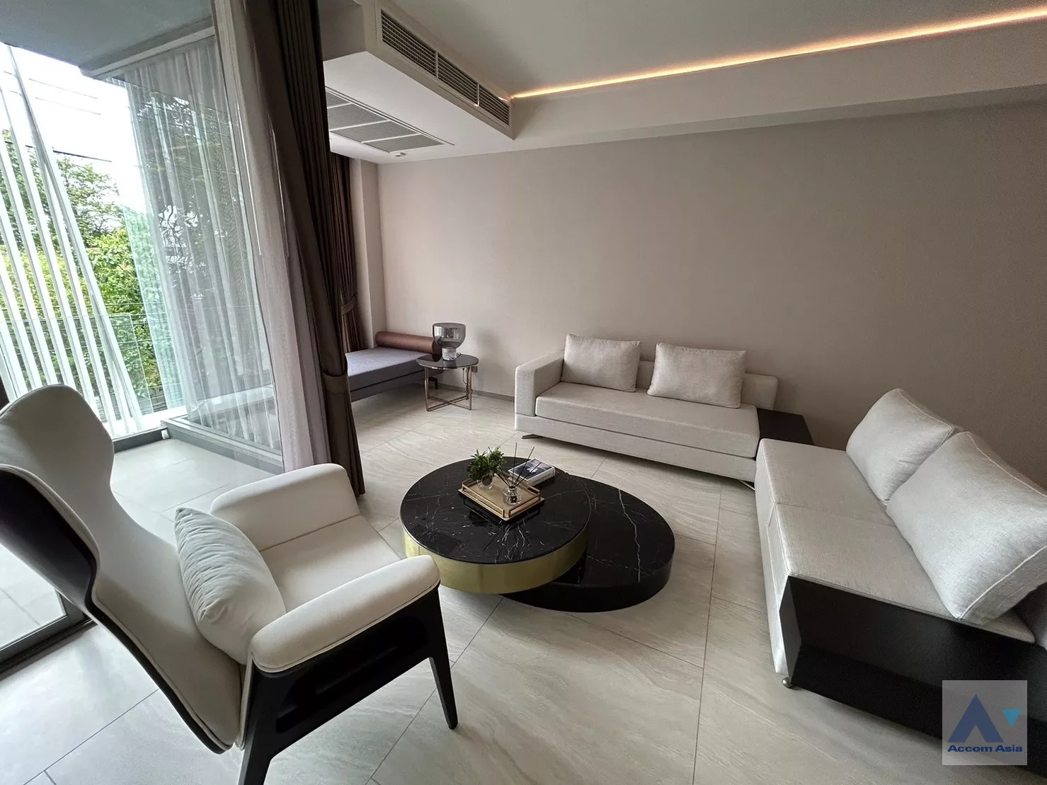  3 Bedrooms  Condominium For Sale in Sukhumvit, Bangkok  near BTS Asok - MRT Sukhumvit (AA32191)