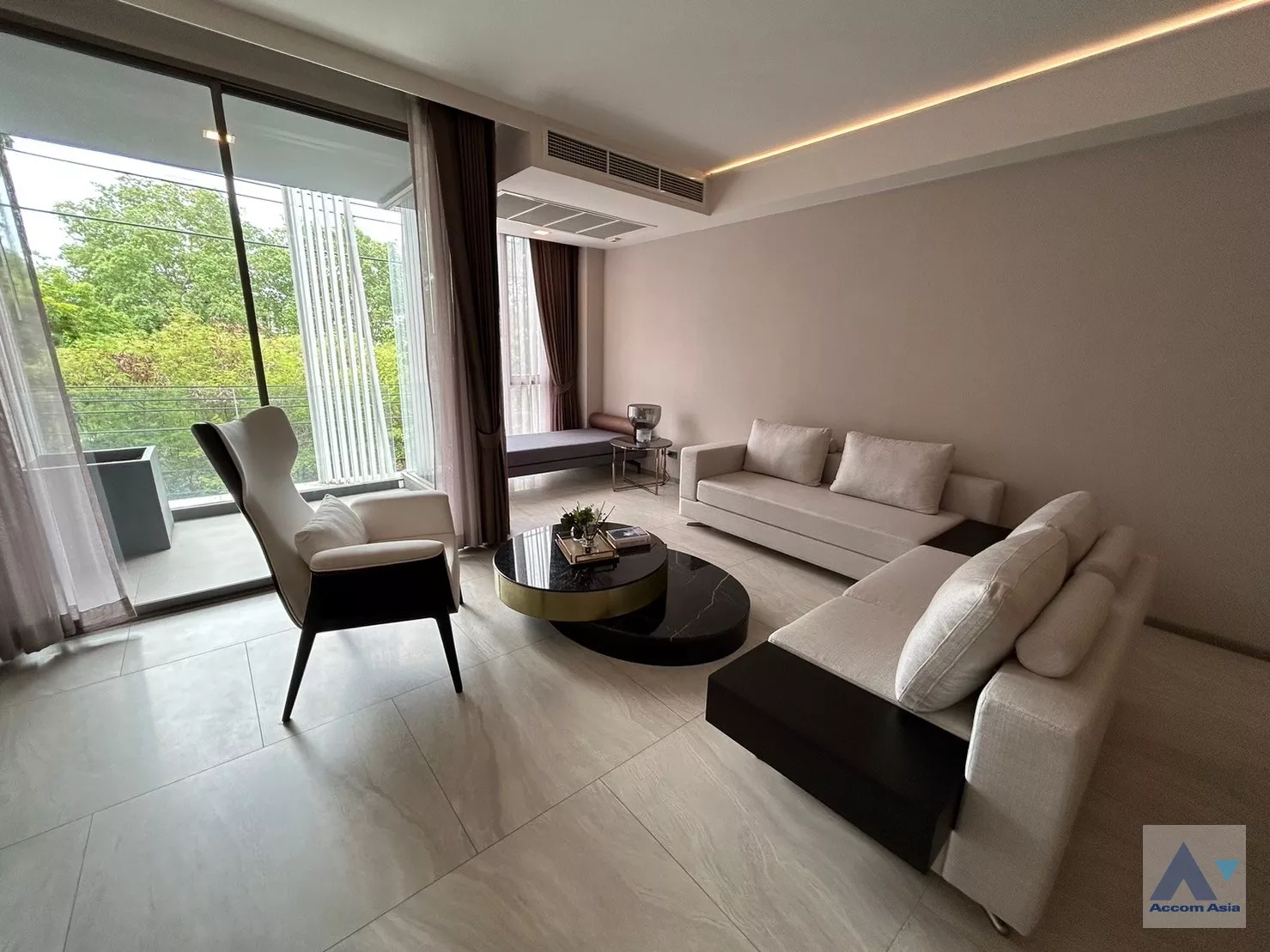  3 Bedrooms  Condominium For Sale in Sukhumvit, Bangkok  near BTS Asok - MRT Sukhumvit (AA32191)