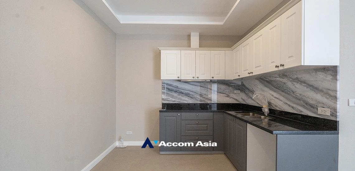  2 Bedrooms  Condominium For Sale in Sukhumvit, Bangkok  near BTS Thong Lo (AA32192)