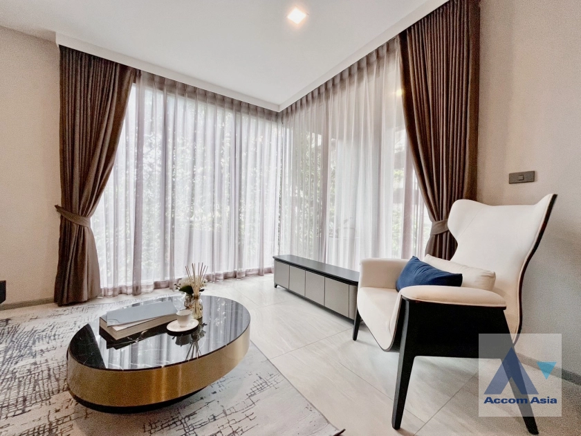  2 Bedrooms  Condominium For Rent in Sukhumvit, Bangkok  near BTS Asok - MRT Sukhumvit (AA32194)