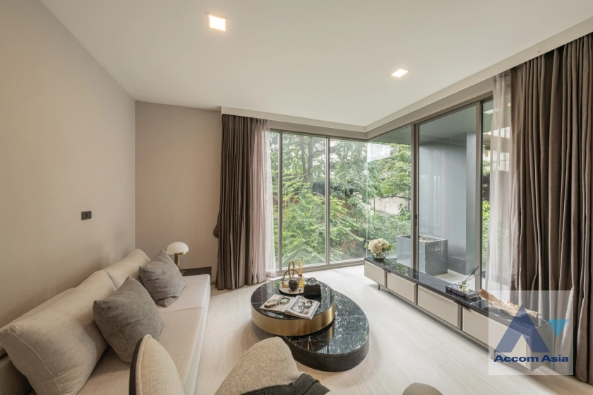  2 Bedrooms  Condominium For Rent & Sale in Sukhumvit, Bangkok  near BTS Asok - MRT Sukhumvit (AA32195)