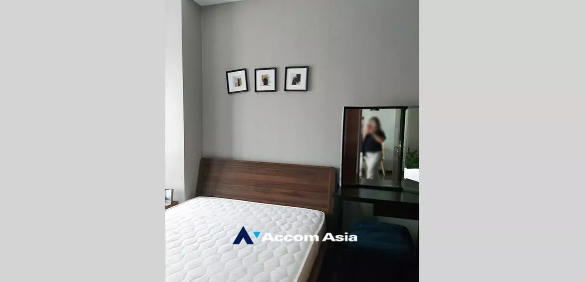  1 Bedroom  Condominium For Rent in Sukhumvit, Bangkok  near BTS Ekkamai (AA32224)