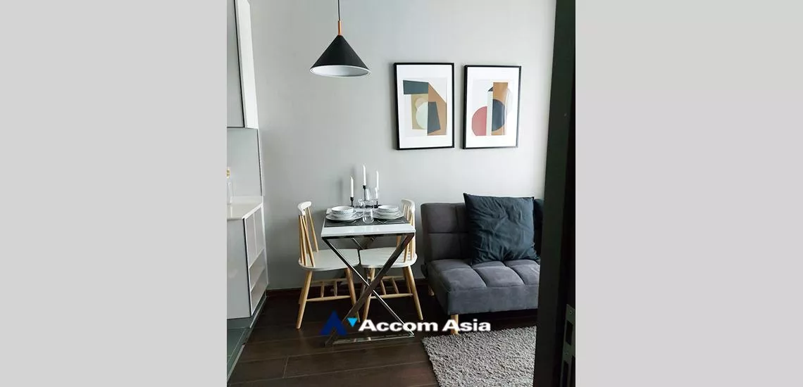  1 Bedroom  Condominium For Rent in Sukhumvit, Bangkok  near BTS Ekkamai (AA32224)