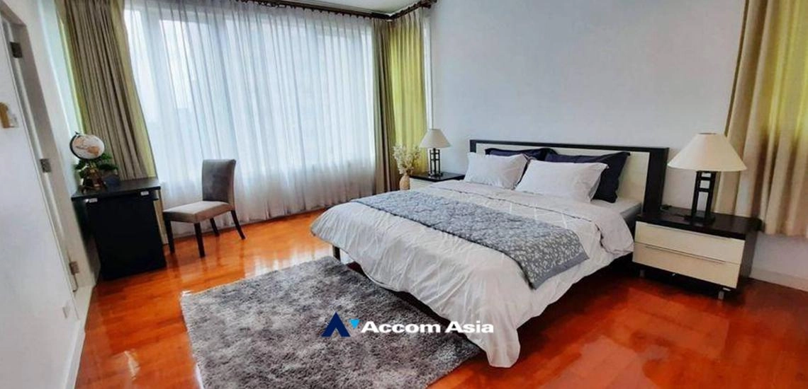 Corner Unit |  2 Bedrooms  Condominium For Rent & Sale in Sukhumvit, Bangkok  near BTS Phrom Phong (AA32234)